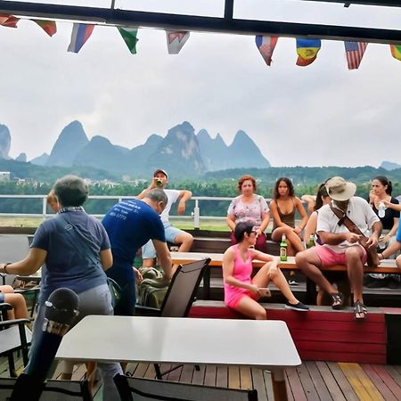 Showbiz Hostel Yangshuo Buitenkant foto