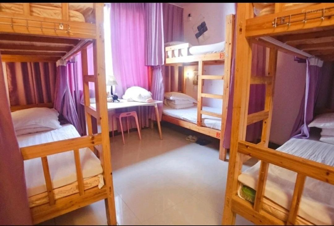 Showbiz Hostel Yangshuo Buitenkant foto
