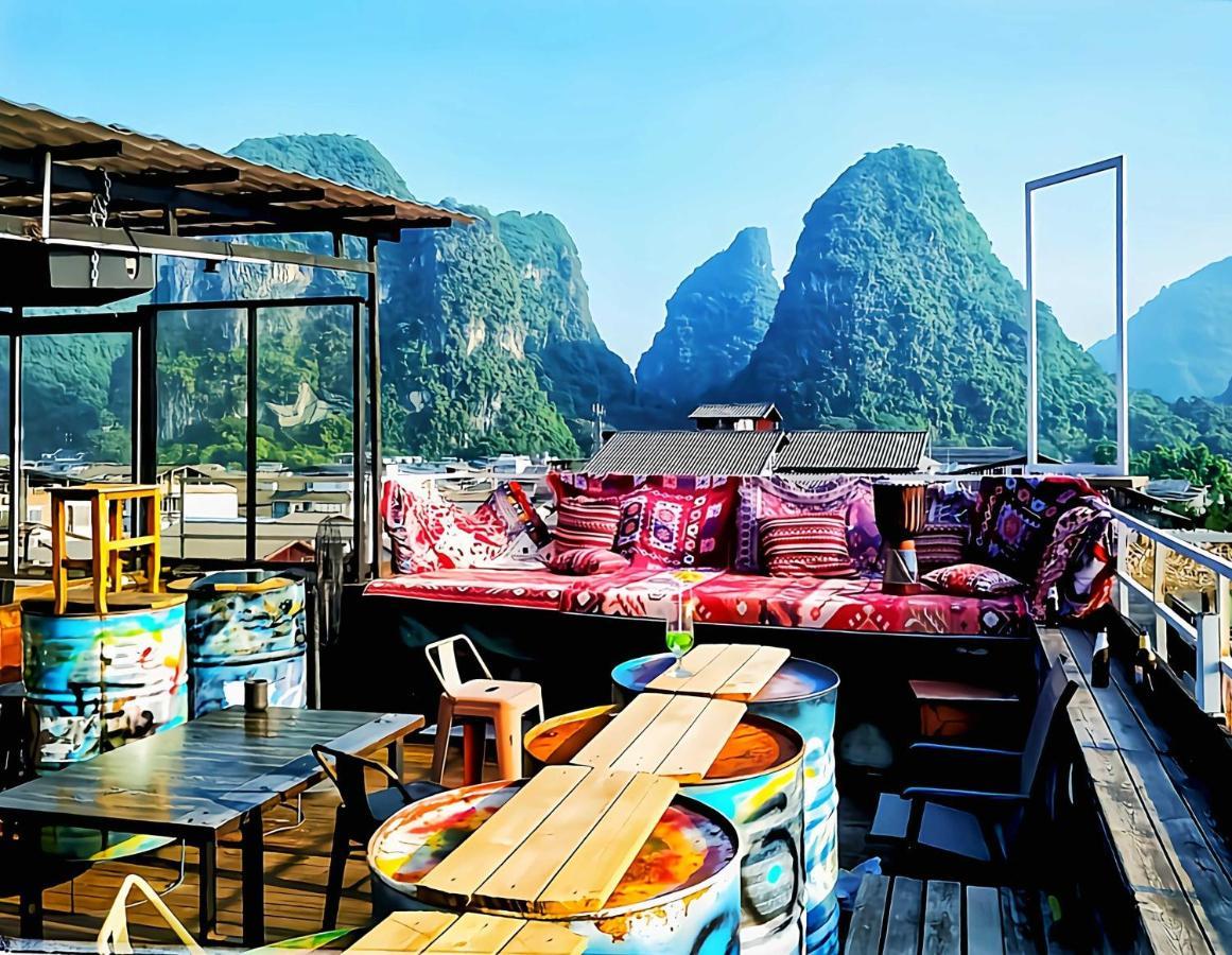 Showbiz Hostel Yangshuo Buitenkant foto